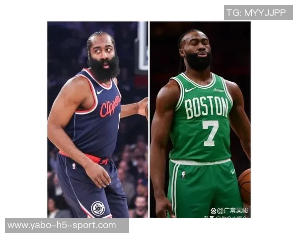 杰伦布朗半场表现平平12投仅4中贡献11分并抢下4个篮板